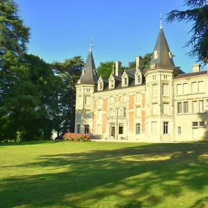 chateau-de-varambon.hotels-rhonealpes.com/